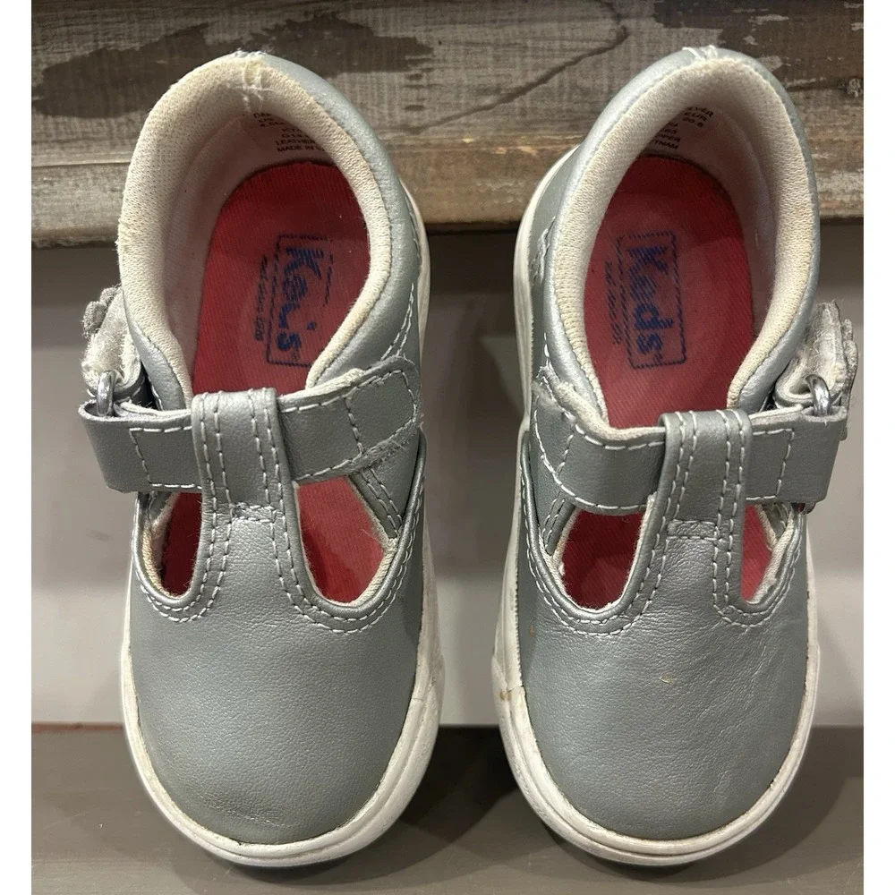 Keds Little Girls Daphne‎ Silver Mary Jane Shoes T-strap Flower Size 4.5